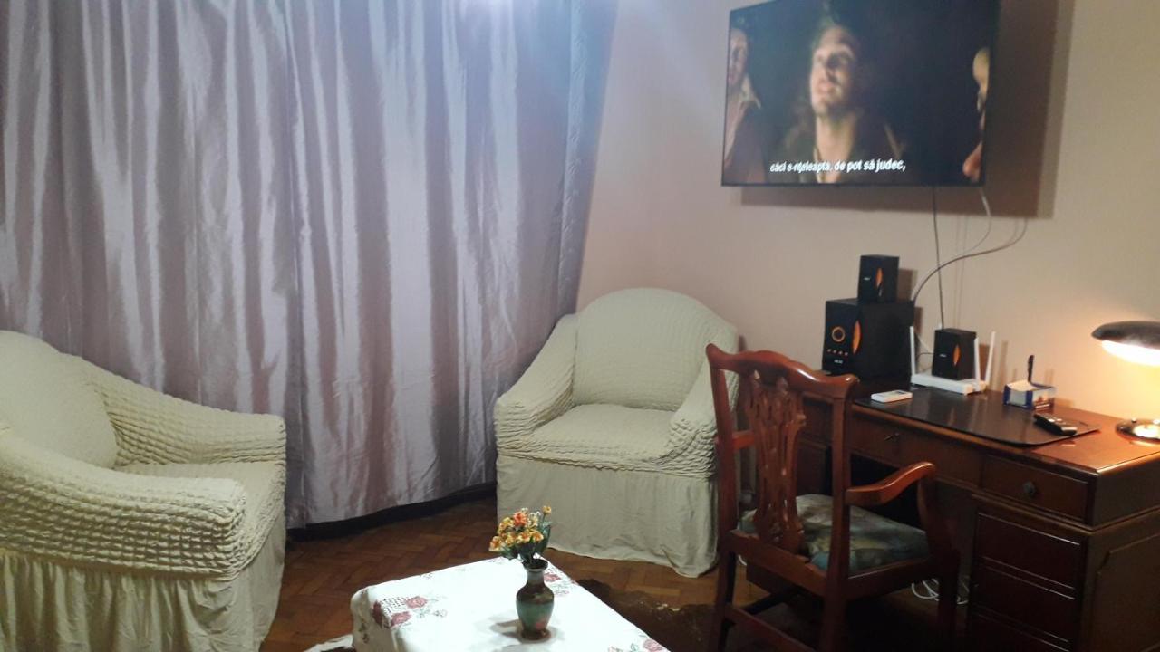 Cozy, Central 1-Bedroom Apartment In Timisoara, Romania Extérieur photo